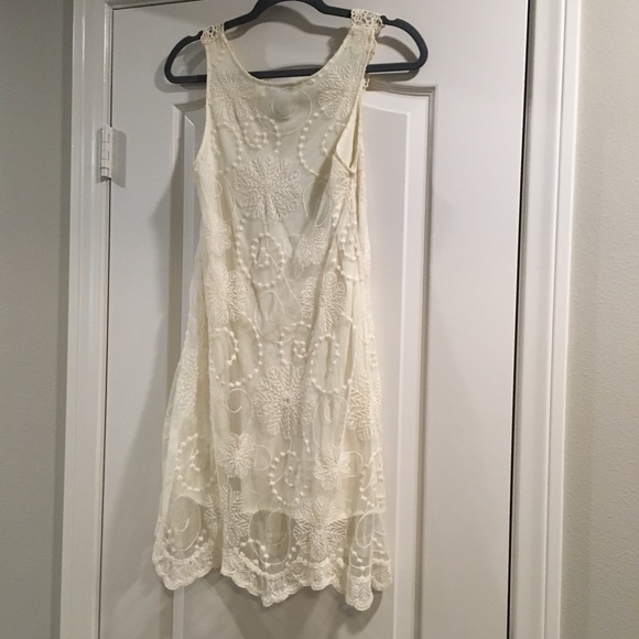 Cream Lace Dress - Picture 5 of 5